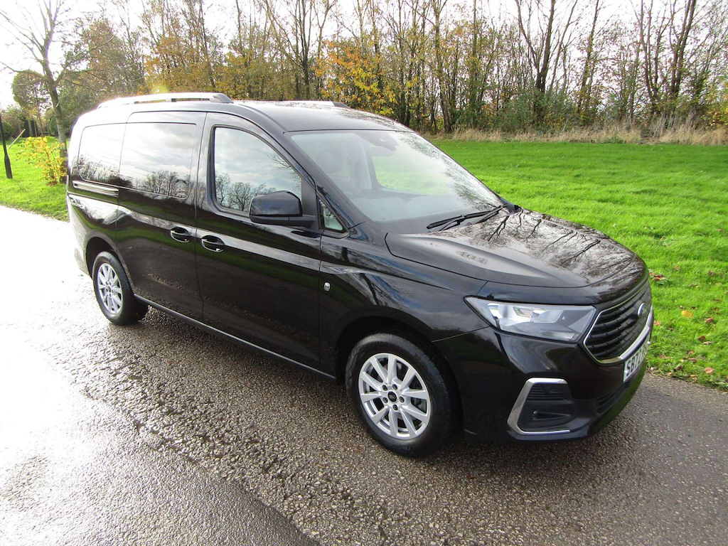 
								Ford Grand Tourneo Connect full									