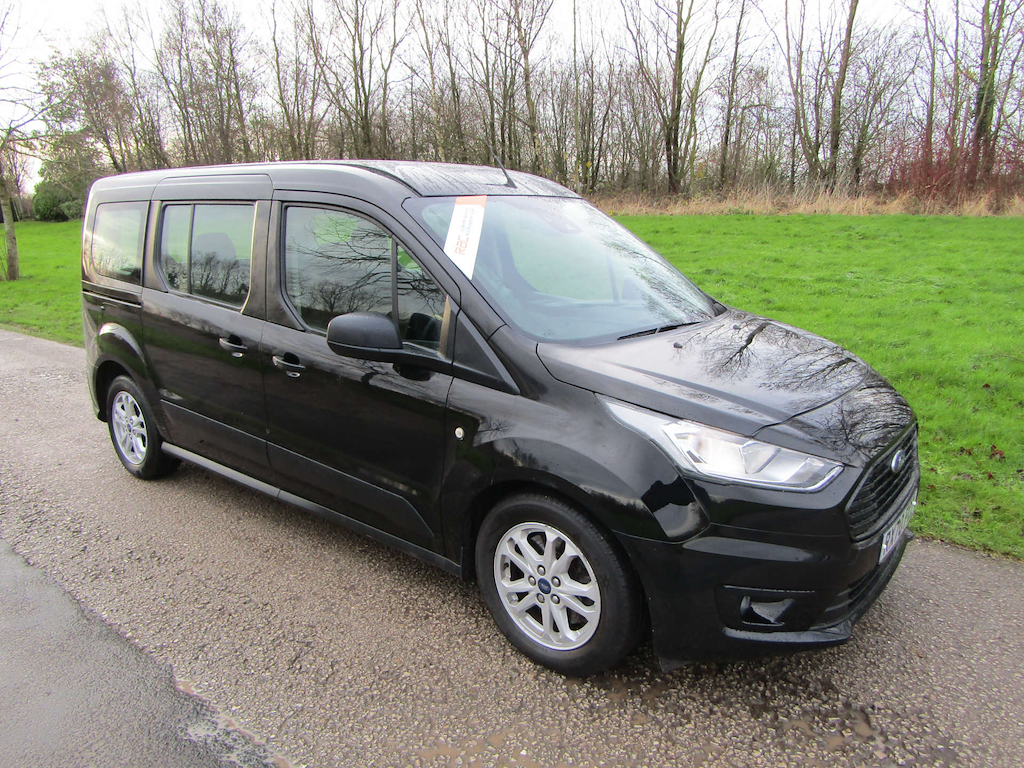 
								Ford Grand Tourneo Connect full									