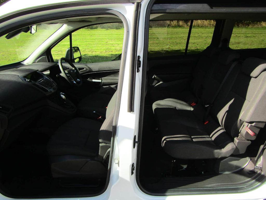 
								Ford Grand Tourneo Connect full									