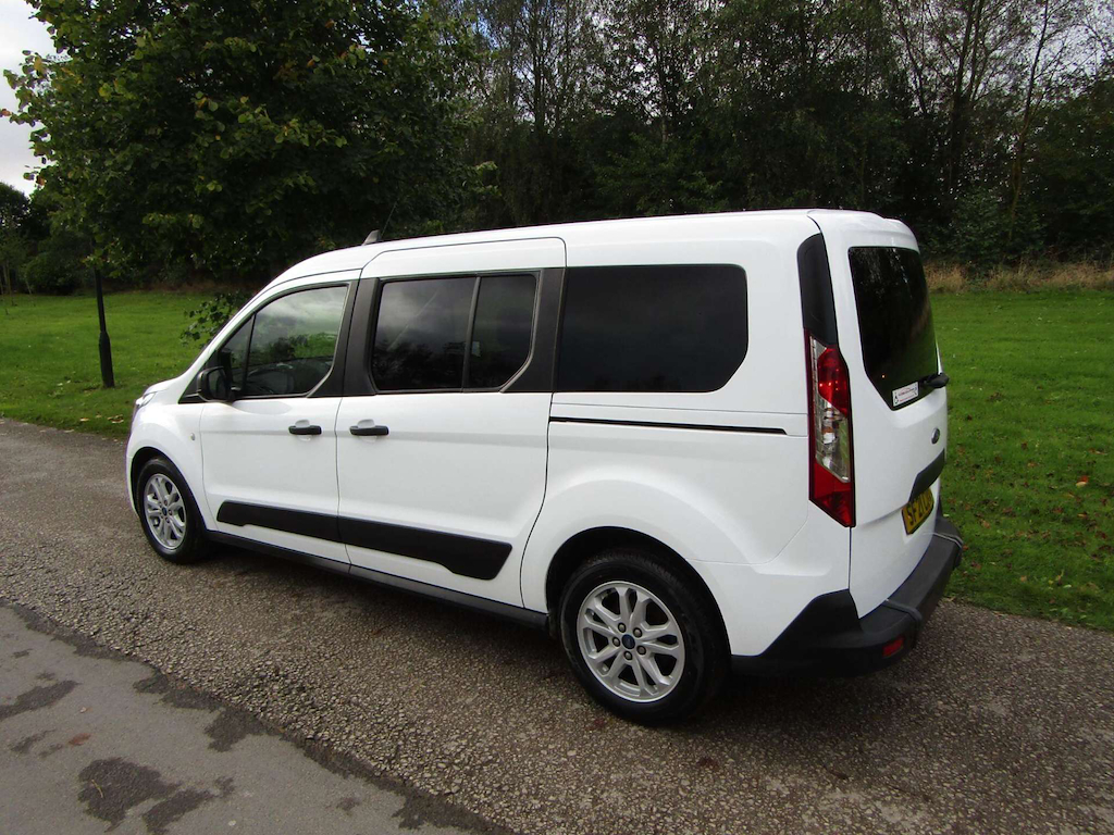 
								Ford Grand Tourneo Connect full									