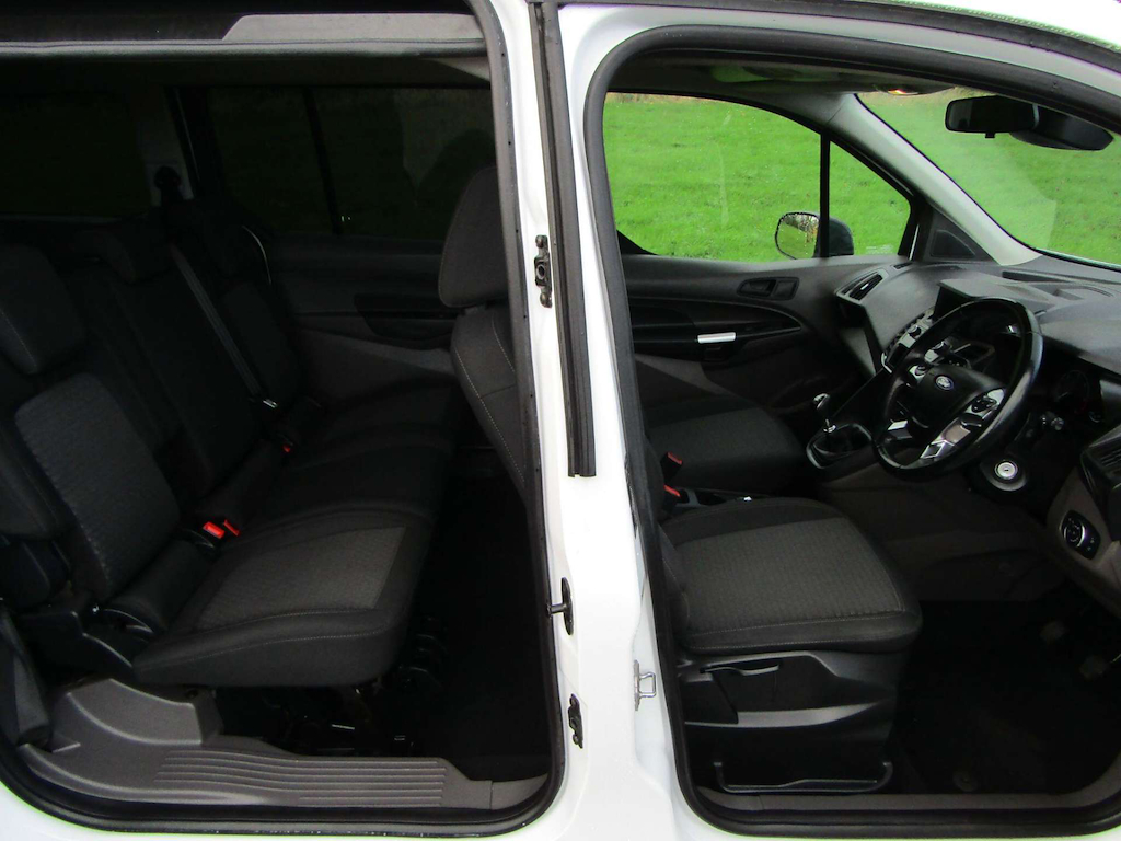 
								Ford Grand Tourneo Connect full									