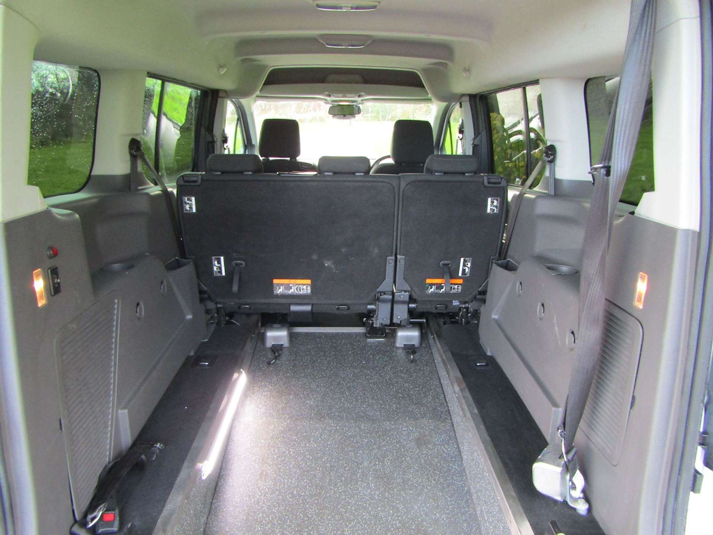 
								Ford Grand Tourneo Connect full									
