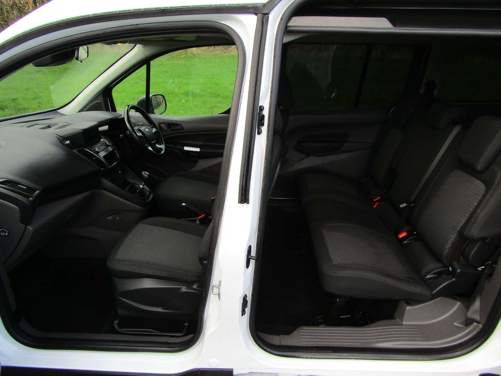 
								Ford Grand Tourneo Connect full									