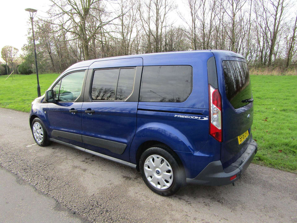 
								Ford Grand Tourneo Connect full									