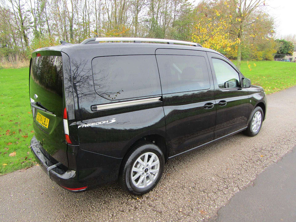 
								Ford Grand Tourneo Connect full									