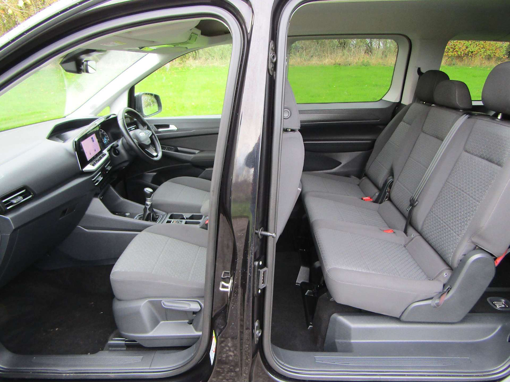 
								Ford Grand Tourneo Connect full									