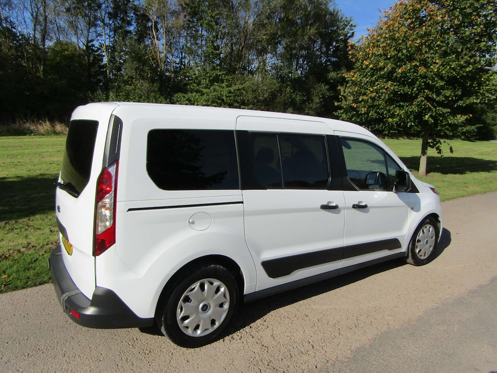 
								Ford Grand Tourneo Connect full									