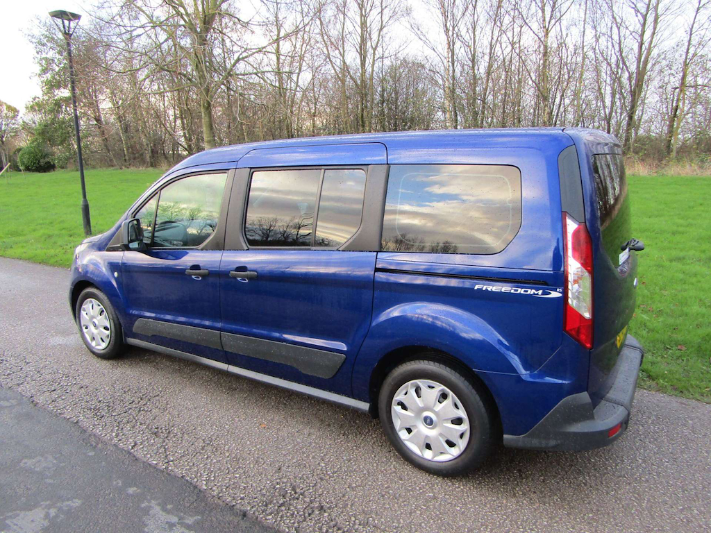
								Ford Grand Tourneo Connect full									