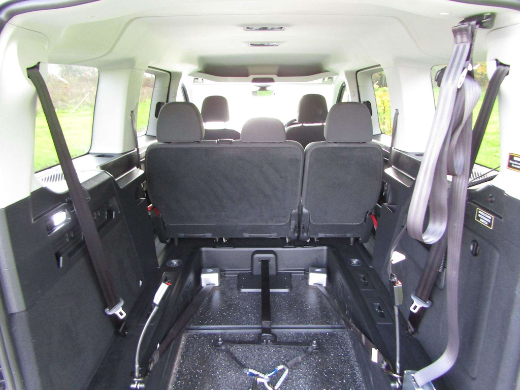 
								Ford Grand Tourneo Connect full									