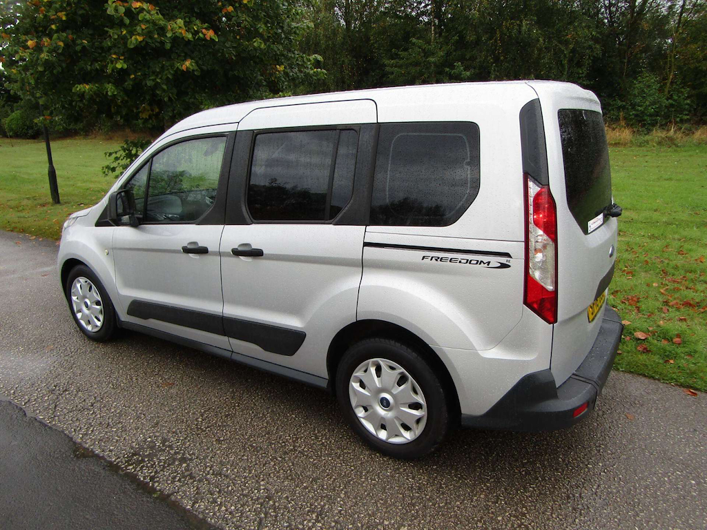 
								Ford Tourneo Connect full									