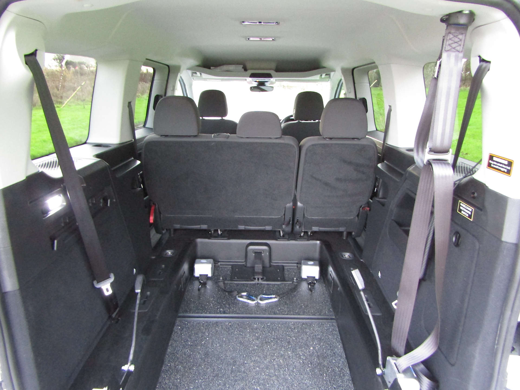 
								Ford Grand Tourneo Connect full									