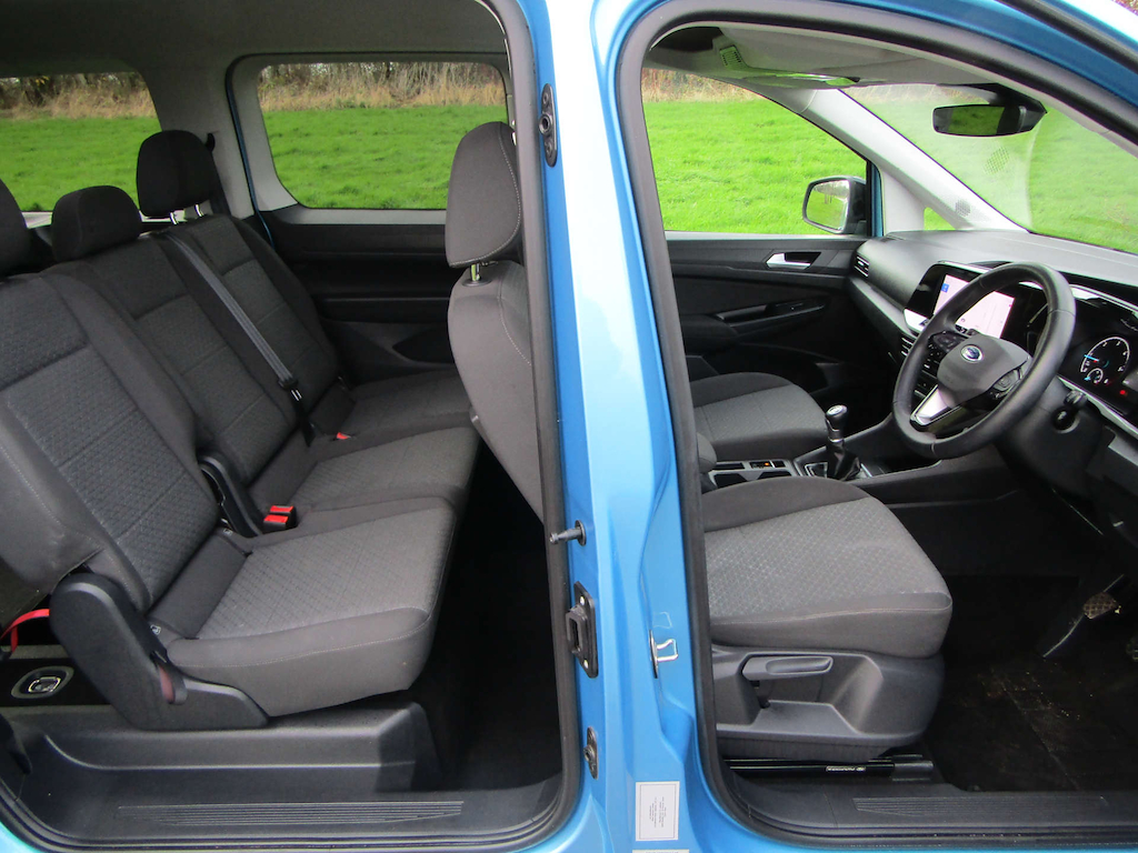 
								Ford Grand Tourneo Connect full									