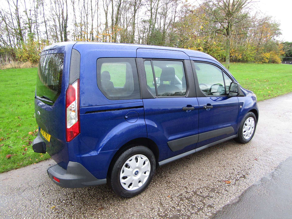 
								Ford Tourneo Connect full									