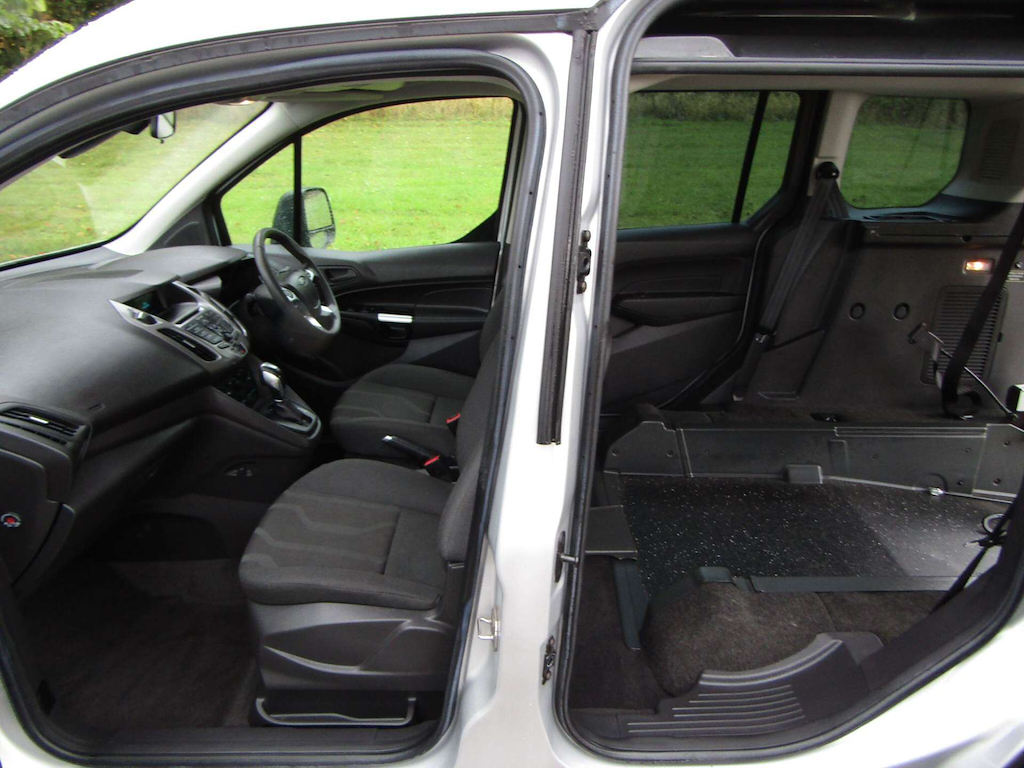 
								Ford Tourneo Connect full									
