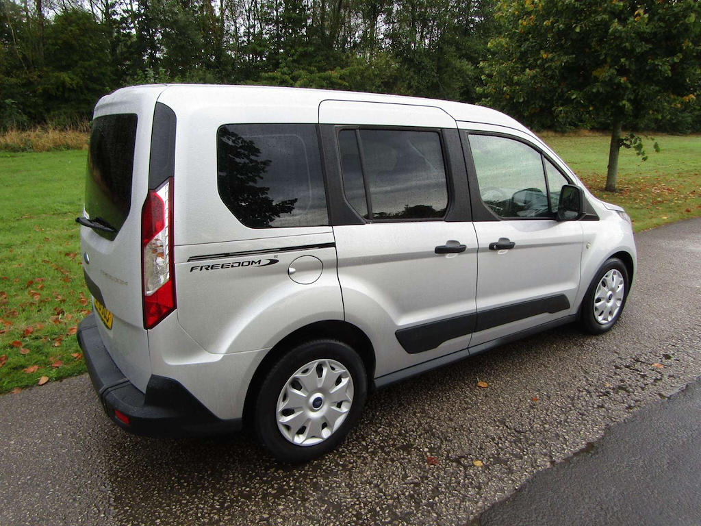 
								Ford Tourneo Connect full									