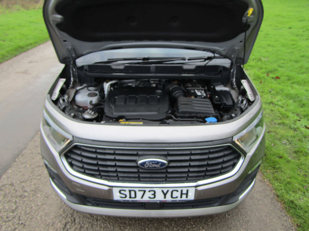 
								Ford Tourneo Connect full									