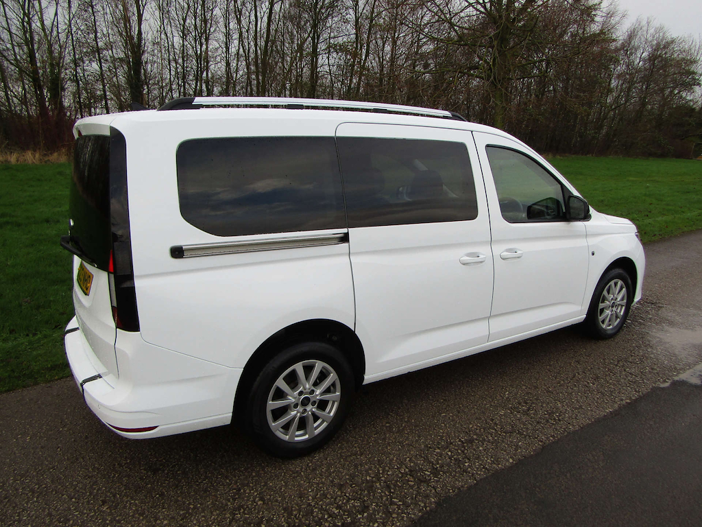 
								Ford Grand Tourneo Connect full									