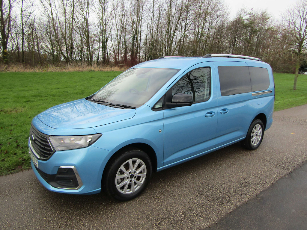
								Ford Grand Tourneo Connect full									