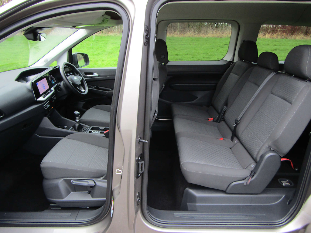 
								Ford Tourneo Connect full									