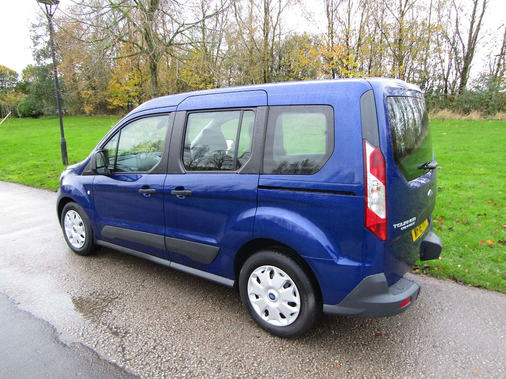 
								Ford Tourneo Connect full									