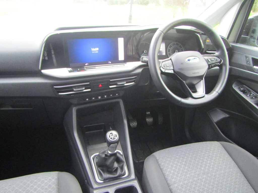 
								Ford Tourneo Connect full									