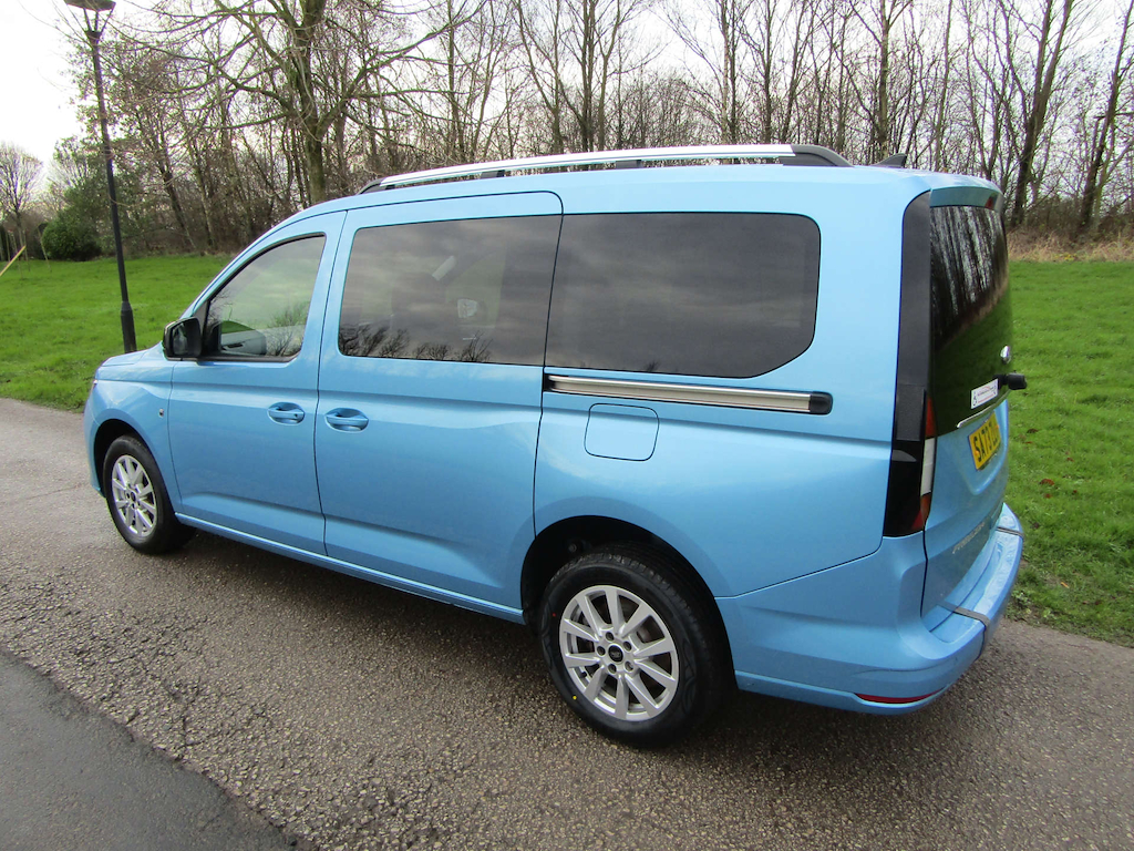 
								Ford Grand Tourneo Connect full									