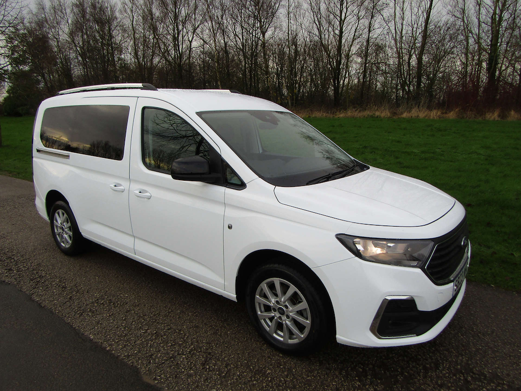 
								Ford Grand Tourneo Connect full									