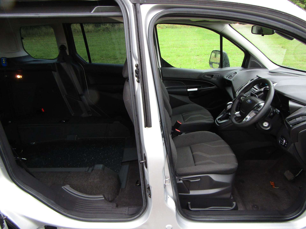 
								Ford Tourneo Connect full									