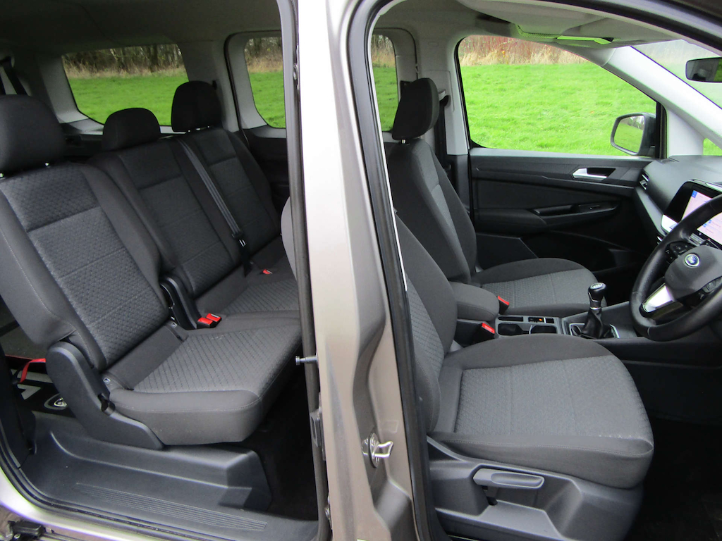 
								Ford Tourneo Connect full									