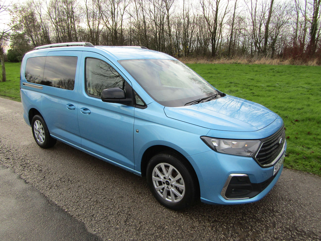 
								Ford Grand Tourneo Connect full									