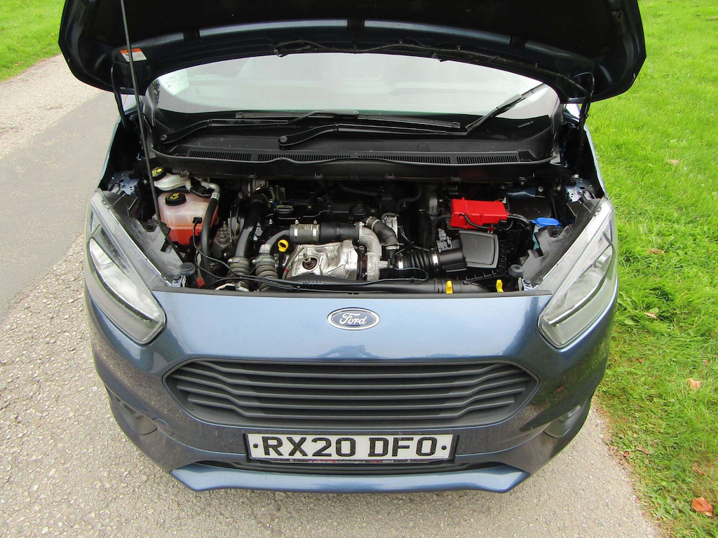 
								Ford Tourneo Courier full									