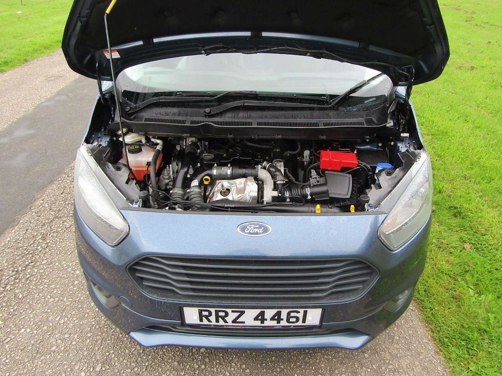 
								Ford Tourneo Courier full									