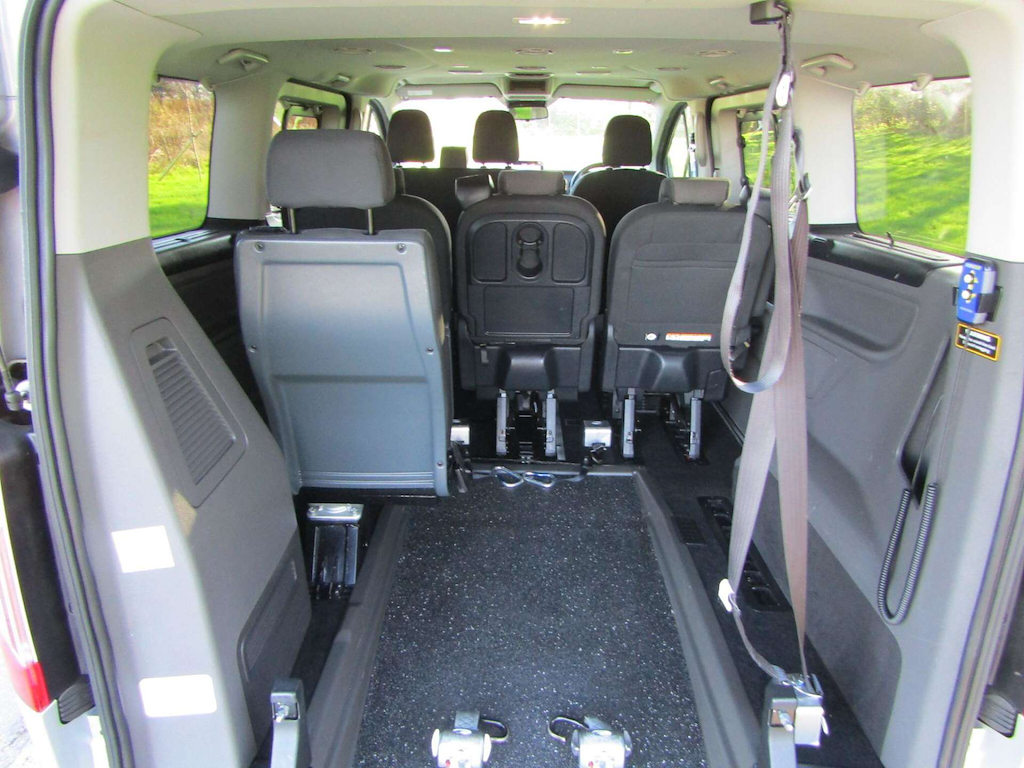 
								Ford Tourneo Custom full									