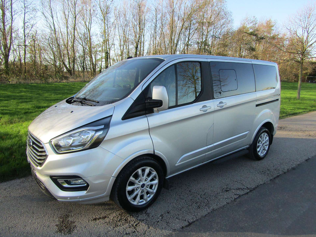 
								Ford Tourneo Custom full									