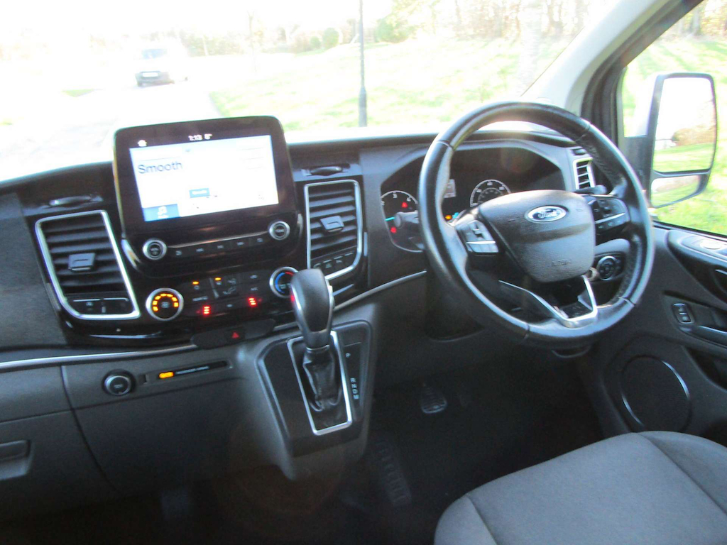
								Ford Tourneo Custom full									
