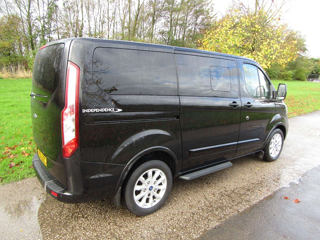 
								Ford Tourneo Custom full									