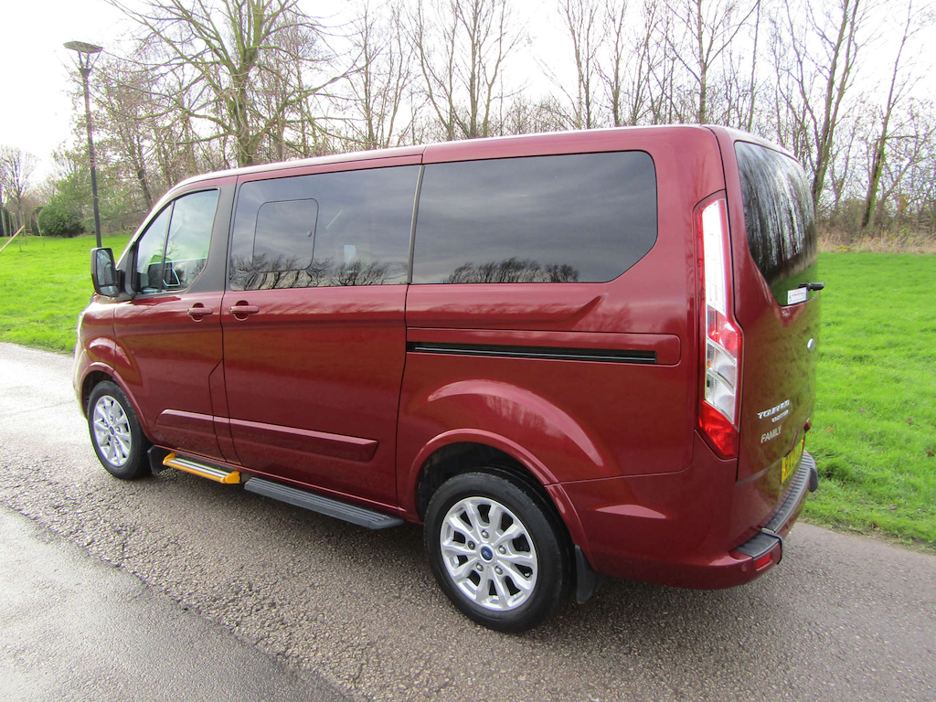 
								Ford Tourneo Custom full									