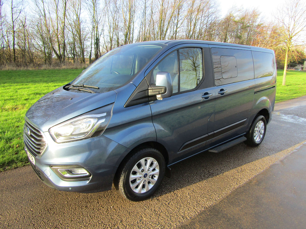 
								Ford Tourneo Custom full									