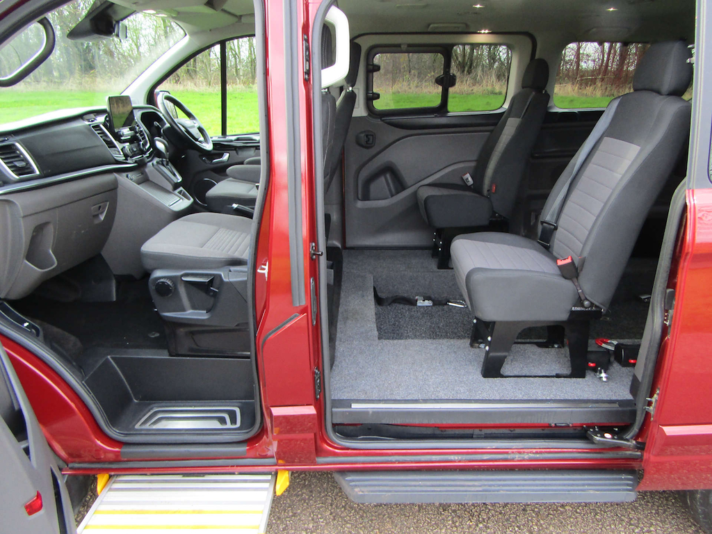 
								Ford Tourneo Custom full									