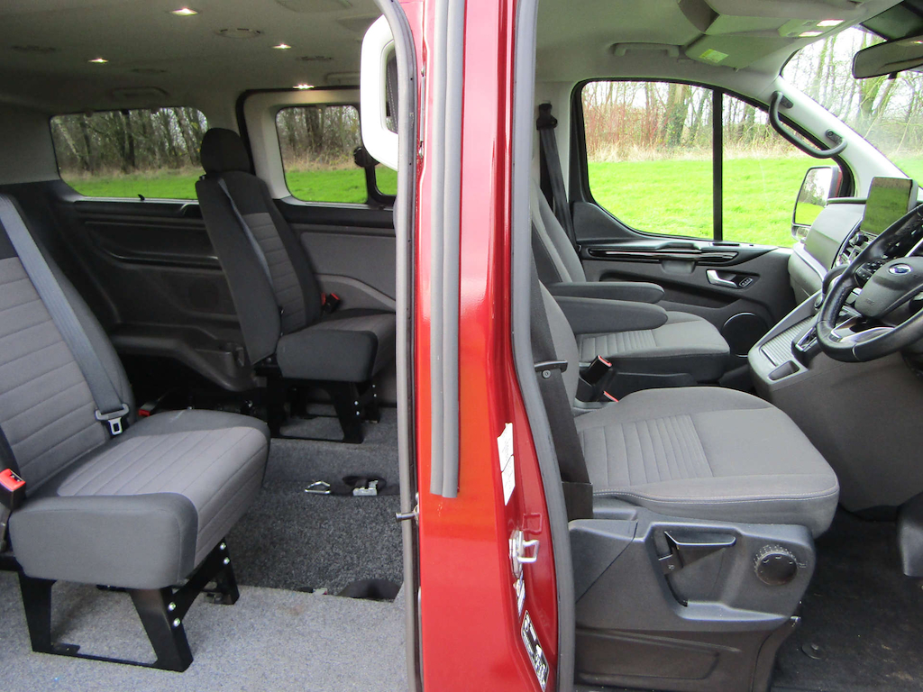 
								Ford Tourneo Custom full									