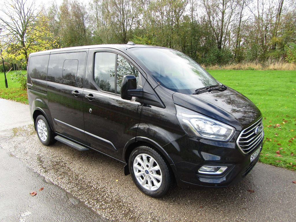 
								Ford Tourneo Custom full									