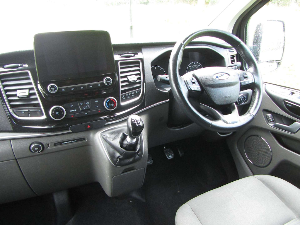 
								Ford Tourneo Custom full									