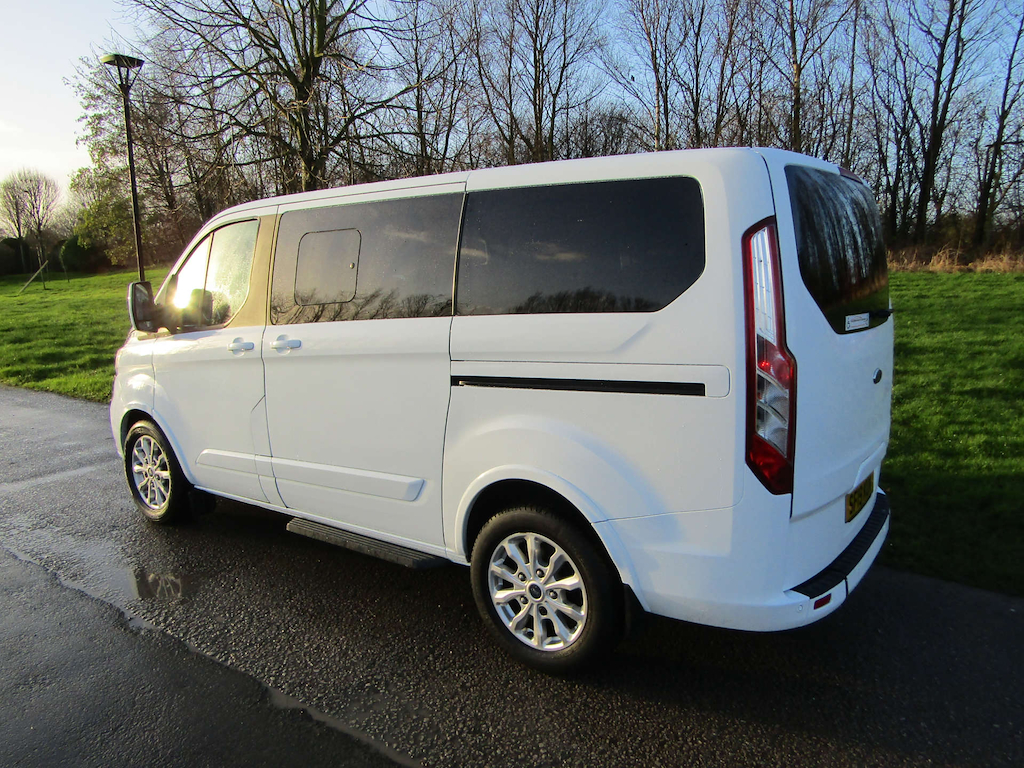 
								Ford Tourneo Custom full									