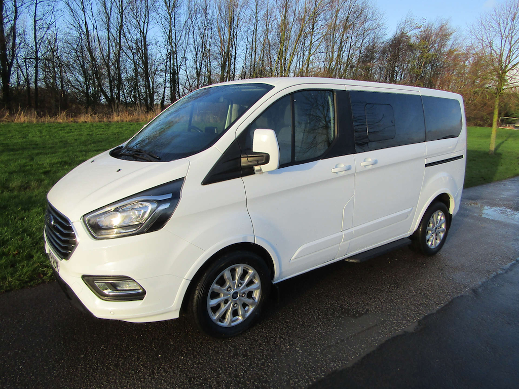 
								Ford Tourneo Custom full									