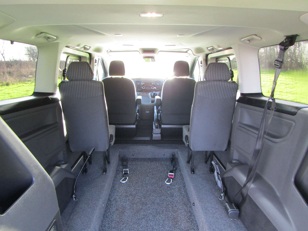 
								Ford Tourneo Custom full									