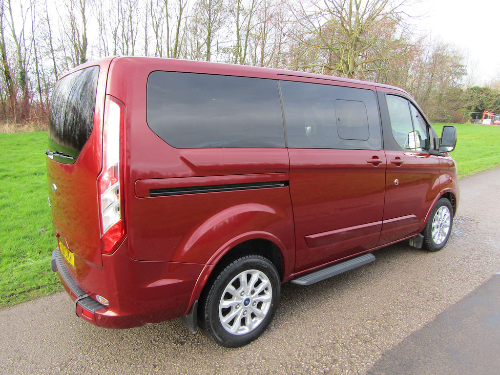 
								Ford Tourneo Custom full									