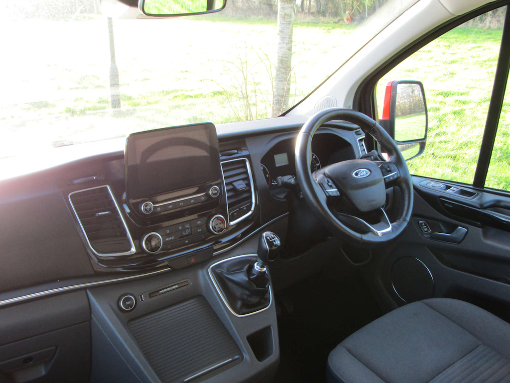 
								Ford Tourneo Custom full									