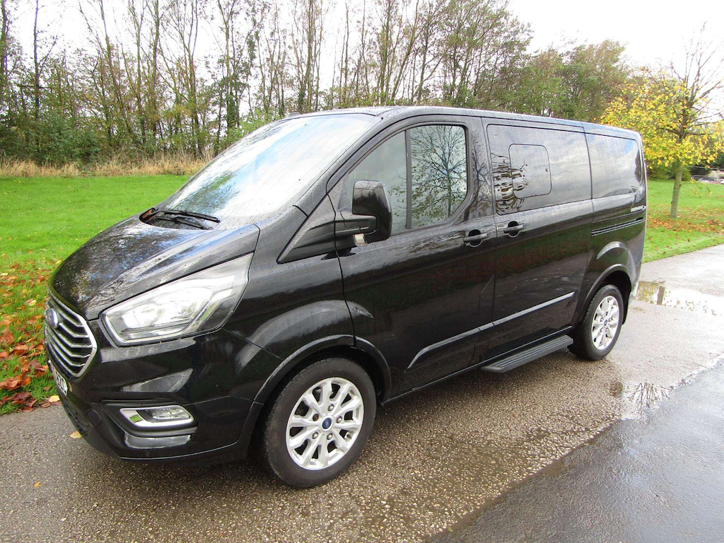 
								Ford Tourneo Custom full									
