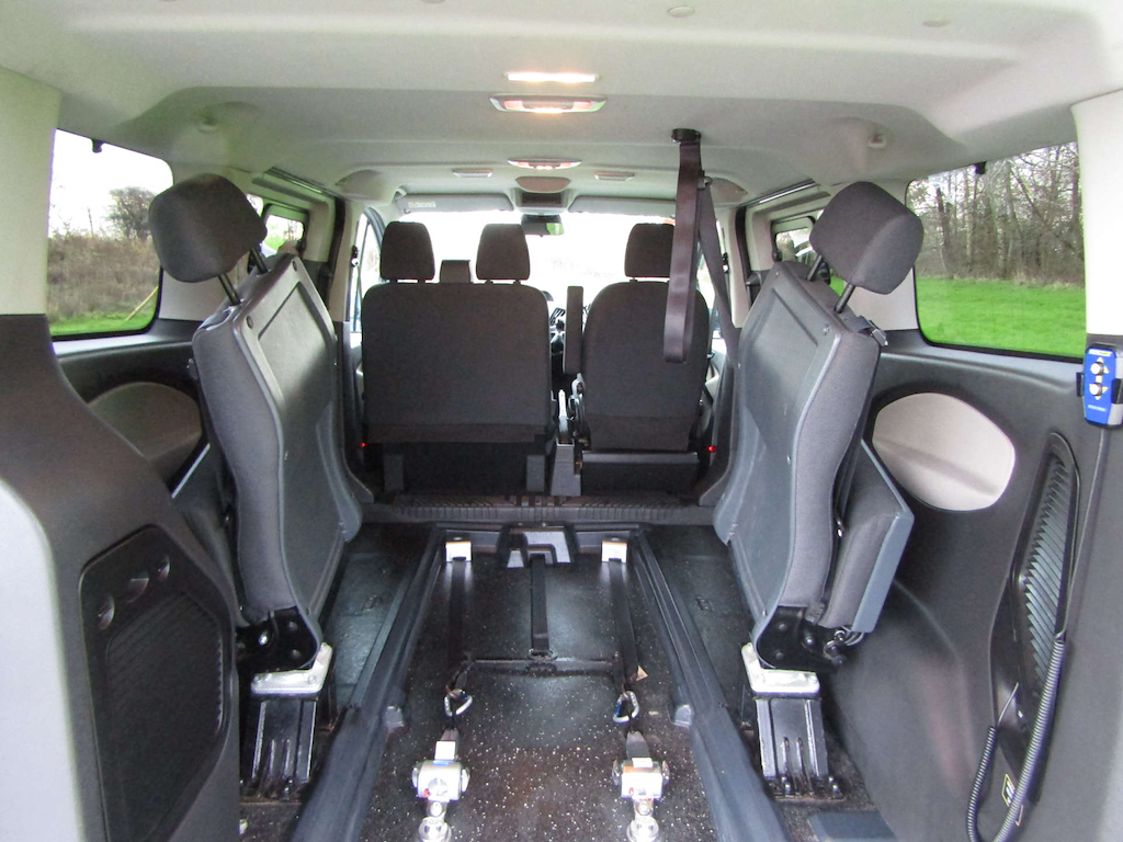 
								Ford Tourneo Custom full									