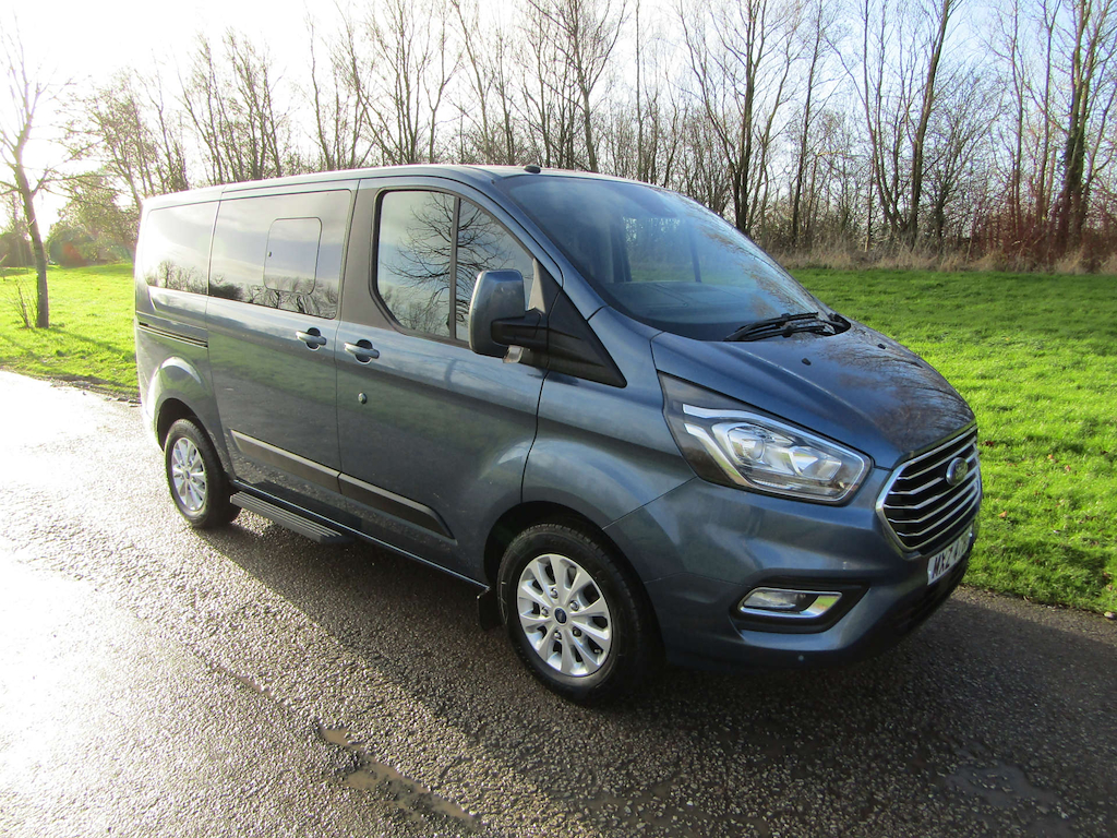 
								Ford Tourneo Custom full									